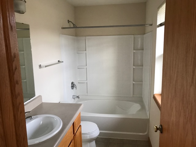 bathroom before professional home staging
