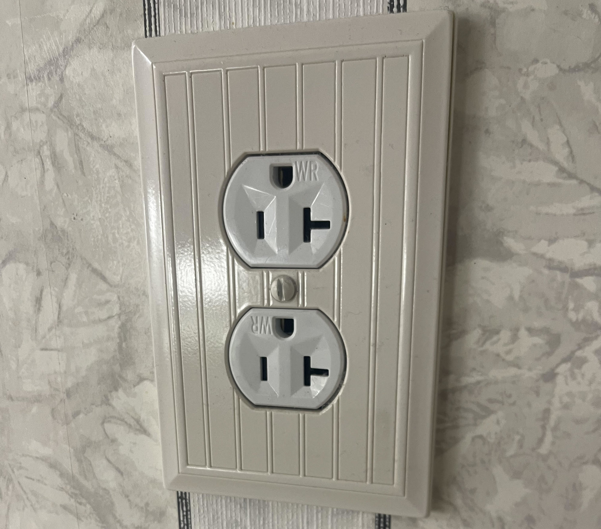 10 cosmetic fixes that help your home sell faster and for more money